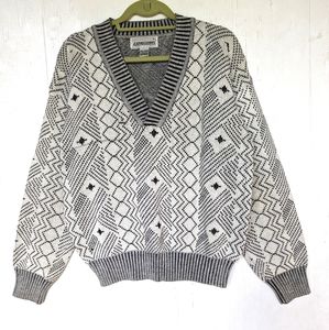 VINTAGE Expressions black & white diamond v-neck slouchy grandpa sweater
